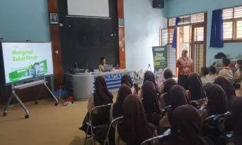 Pelatihan Zakat (Zakat Goes to School) Bekali OSIS SMP Negeri 13 Magelang Jadi Panitia Zakat Fitrah